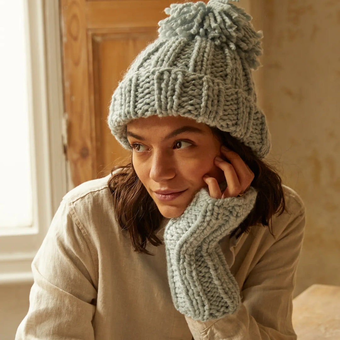 Kit de tejido Gorro y mitones (DMC)